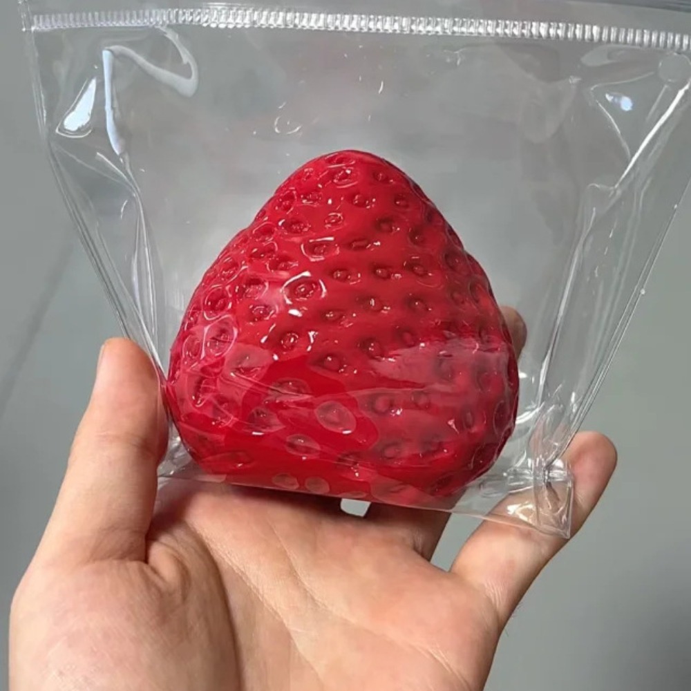 Strawberry Squeeze Toy Fidget  - Party Games Crazy reseña y precio